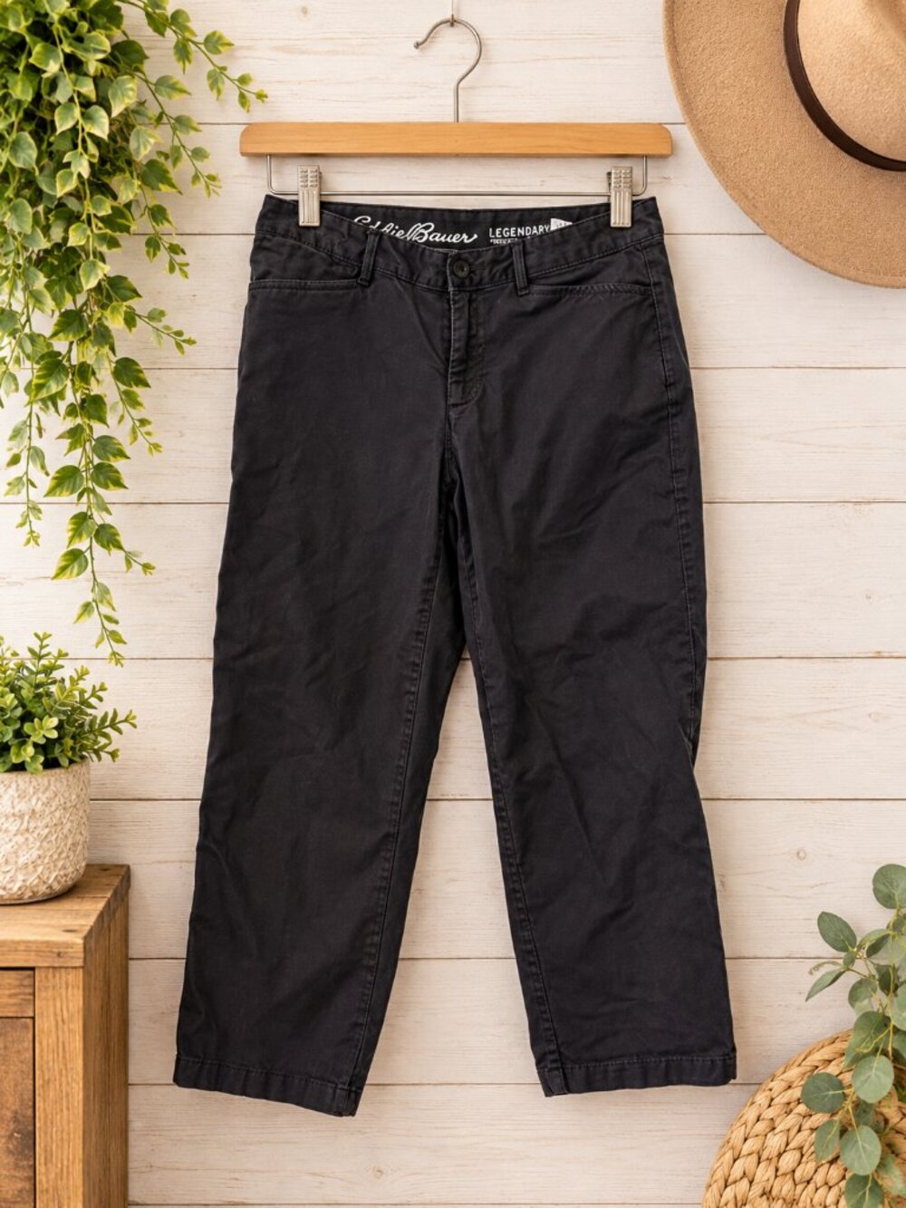 Eddie Bauer Legend Wash Curvy Crop Pants Charcoal Gray Size 6